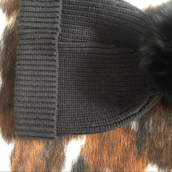 New Beanie Single Pom - black fox fur Pom beanie brand new - Picture 10 of 17